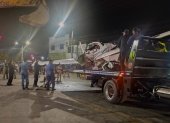 Los restos de la avioneta fue removida de la avenida Eleodoro Solórzano, en La Libertad, la noche de este miércoles 27 de noviembre.