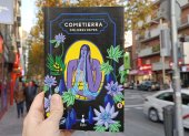 Dolores Reyes publicó "Cometierra", su primera novela en 2019.