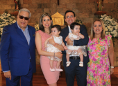 Las mellizas con Danilo Ycaza, Belén Ycaza, Omar Ordóñez y María Elena de Ycaza.