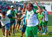 Macías celebra tras el pase gol que le dio a Cueto y que le valió a La Capira clasificar a las semifinales de Ascenso.