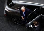 París. Michel Barnier llega a la ceremonia en la que el 5 de septiembre asumió como Primer Ministro.