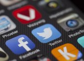 Las redes sociales son otro terreno en disputa entre los candidatos.
