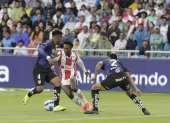 Jhojan Julio fue clave para el triunfo de los albos ante los rayados.