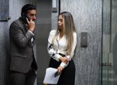 Maribel Barreno junto a su abogado Christopher Gallegos Rodas en su juicio por obstrucción a la justicia.