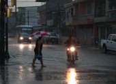 La lluvia de este jueves 12 de diciembre sorprendió a los guayaquileños