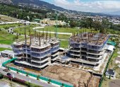 La construcción se realiza por fases. Actualmente se ejecuta la zona residencial y de oficinas.