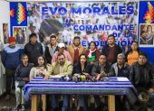 El equipo jurídico del Movimiento Al Socialismo (MAS), en defensa del expresidente boliviano Evo Morales, ofrece una conferencia de prensa este martes, en La Paz (Bolivia).