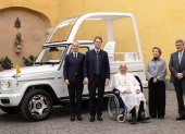 El nuevo vehículo eléctrico que transportará al Sumo Pontífice.