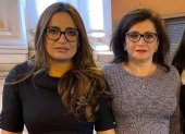 La hija de la sindicalista Rosa Argudo (d) fue destituida del cargo que ocupaba en el Hospital del IESS en  Cuenca.
