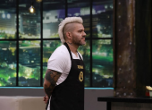 Jerónimo se despide de la competencia en MasterChef Celebrity Ecuador tras ser eliminado por un descuido en su plato.