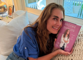 El quinto libro de Brooke Shields es una bomba llena de confesiones y momentos duros.