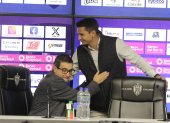 Luis Fernando Saritama fue felicitado por Santiago Morales, gerente de Independiente del Valle, tras el anuncio de su incorporación como gerente deportivo.
