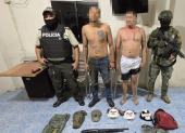 Las Fuerzas Armadas en un operativo, en Quinsaloma, en Los Ríos. Aprehendieron a "dos sujetos en actitud sospechosa".