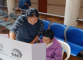 En el Hogar Cristo Rey, de Cuenca, nueve adultos mayores votaron en el proceso de Elecciones 2025.