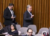 El Secretario General de las Naciones Unidas, Antonio Guterres (R), abandona el Comité para el ejercicio de los derechos inalienables del pueblo palestino en la Sede de las Naciones Unidas en Nueva York, Nueva York, Estados Unidos, el 5 de febrero de 2025.