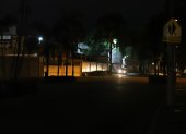 Tinieblas. Varios tramos de la calle Nicolás Augusto González, en el barrio Centenario, están totalmente a oscuras. Además del pedido de recuperar la luz, vecinos claman por seguridad.