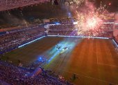 Los aficionados de Emelec se organizaron para tener a punto el recibimiento que darán al equipo en la Explosión Azul.
