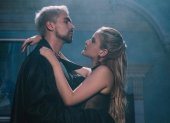 Johann Vera y Mar Rendón colaboran en el nuevo sencillo "Romeo y Julieta".