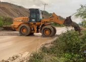 Con maquinaria pesada se debió desbloquear los tramos afectados en la Ruta del Spondylus, en Santa Elena.