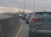 Desde temprano se pudo observar varios carros estancados en este puente.
