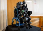 Presentación este martes en Madrid de Explorer, un nuevo prototipo pediátrico desarrollado de forma conjunta por el CSIC, varios hospitales madrileños y Marsi Bionics. Los exoesqueletos de última tecnología permiten a muchos niños con parálisis cerebral moverse con libertad y vivir con más independencia. EFE/ Daniel Gonzalez