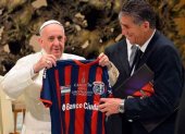 El Papa Francisco es aficionado de San Lorenzo de Argentina.