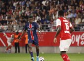 William Pacho es titular fijo en la defensa de PSG.