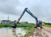 Con maquinaria pesada, la Alcaldía se ha visto obligada a intervenir áreas inundadas, con maleza y basura.