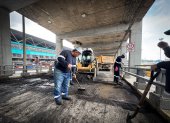 Se está reasfaltando las vías de salida de los buses del Terminal.
