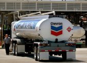 Un camión cisterna de la empresa Chevron.