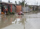Inundación. En la calle 40 a veces resulta imposible movilizarse por el agua acumulada.