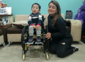 Theo Tabango y su mamá, Laura Varela. El pequeño, que está por cumplir 3 años, tiene AME tipo 1