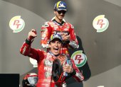 El español de 32 años, seis veces campeón mundial de MotoGP, y debutante este año con Ducati, celebró eufórico la victoria.