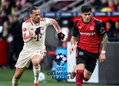 Bayer Leverkusen de Piero Hincapié (d) visita al Bayern Múnich.
