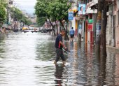 La marea agrava la situación de inundaciones.