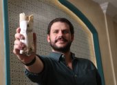 Su pasión por los sabores del Medio Oriente lo llevó a crear una experiencia auténtica para los comensales.
