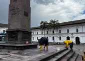 Los grafitis fueron limpiados en el Centro Histórico de Quito.