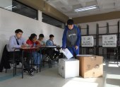 Impedimento. El CNE es la autoridad que deberá regular la eventual restricción del uso del teléfono móvil mientras se sufraga en las elecciones.