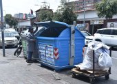 Los nuevos contenedores celestes fueron colocados en varios barrios de la ciudad, entre ellos La Mariscal.