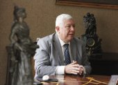 Fue ministro de Economía y Finanzas entre julio de 2007 y julio de 2008. Es economista, graduado en la Universidad Católica de Guayaquil y máster en Economía Empresarial, por el INCAE, de Costa Rica.