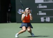 Mirra Andreeva celebra tras vencer a Aryna Sabalenka en la final de damas de Indian Wells.
