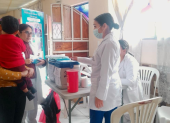 Personal del Centro de Salud de Guamaní se trasladó a la casa barrial de Primavera de Cornejo, para aplicar vacunas