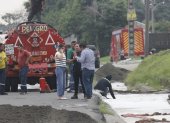 Tras el choque del tanquero, se formaron diques y se aplicó espuma especial para evitar un incendio y daños ambientales en Guayaquil.
