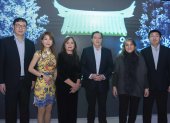 Liu Bin, gerente regional de América Latina Dongfeng; Feng Lee Yu, traductor y negociador Dongfeng; Gloria Navas, gerente de Operaciones y Marcas CMH;; Santiago Castro, CEO CMH; Tatiana Flores, gerente de Marca Dongfeng y CMH; y Huo Jie, gerente regional Dongfeng.