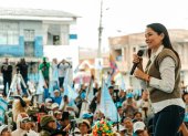 La candidata presidencial por la Revolución Ciudadana, Luisa González, durante un mitin político.