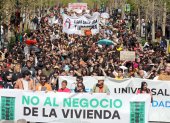 El Movimiento por la Vivienda de Granada (sur de España), junto a diversas asociaciones, organizó una manifestación en defensa del derecho a la vivienda.
