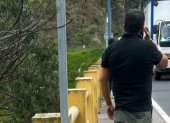 Las personas que circulaban por el puente de Guápulo alertaron a las autoridades.