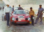 El Porsche Carrera 6 del ídolo ibarreño Fernando Madera, previo a una de las grandes competencias de hace más de una década, cuando el rally se vivía intensamente.