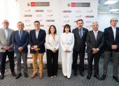 La ministra de Comercio Exterior de Perú, Desilú León, lideró una reunión con los principales gremios exportadores.