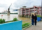 Lo que alguna vez fue punto masivo de encuentro de turistas y ciudadanos, hoy es un puente abandonado.